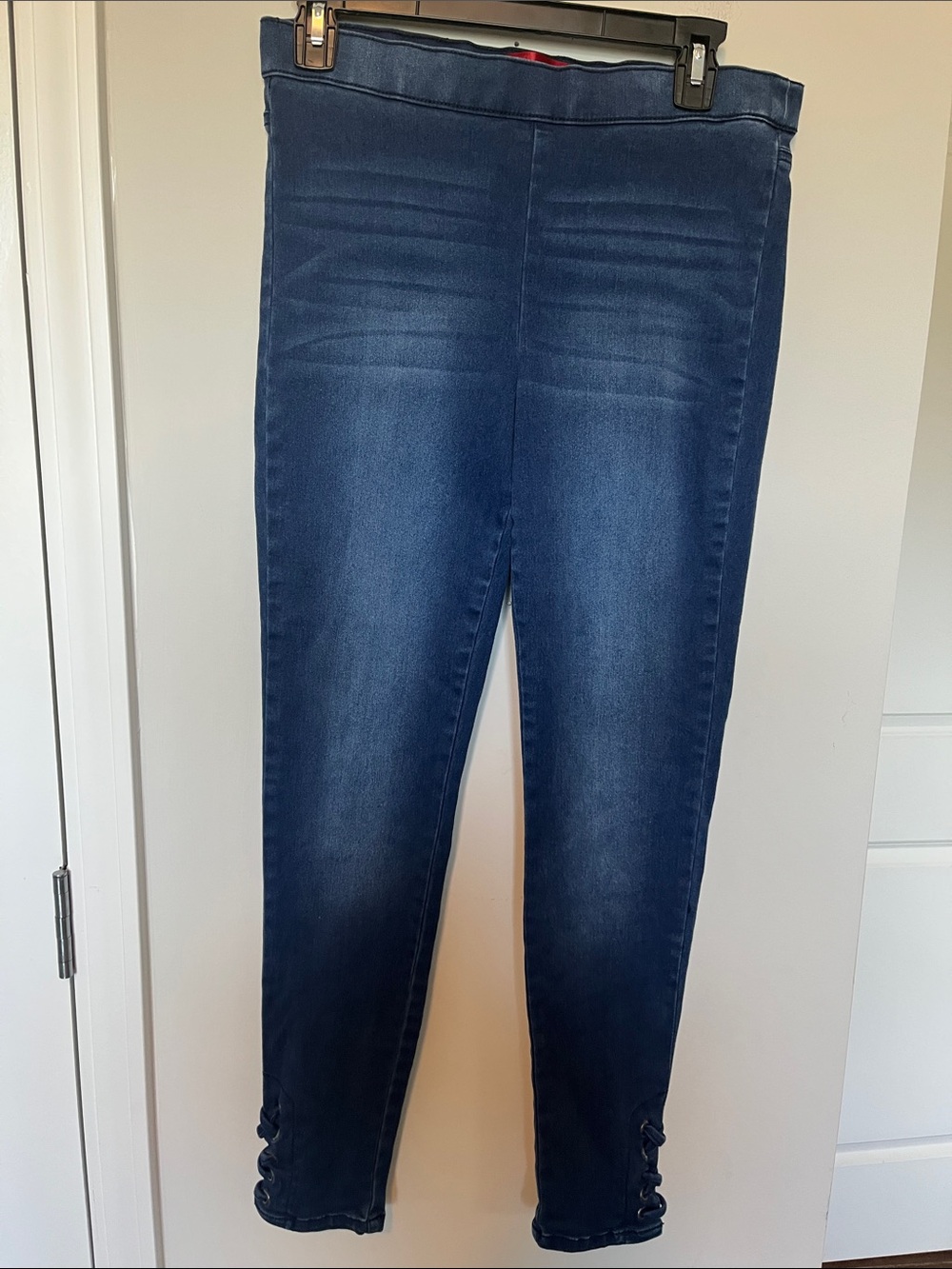 Jennifer Lopez Dark Blue Pull-On Skinny Jeggings